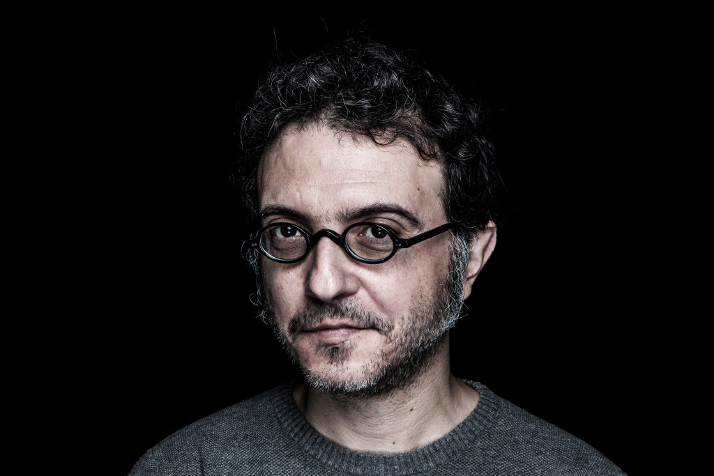 Review: Donato Dozzy at De School – A Look Behind the Curtain